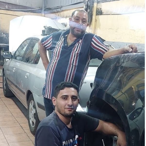 ميكانيكي بالطائف يصلح نظام الفرامل والمكابح في موقع العميل